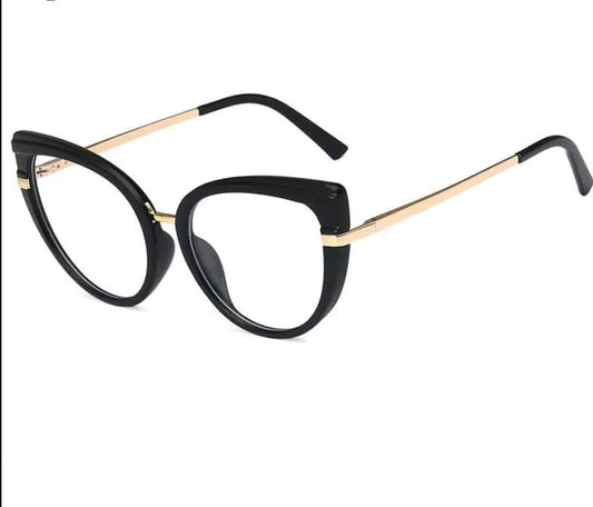 Nylah Pound Pointed Eyeglasses